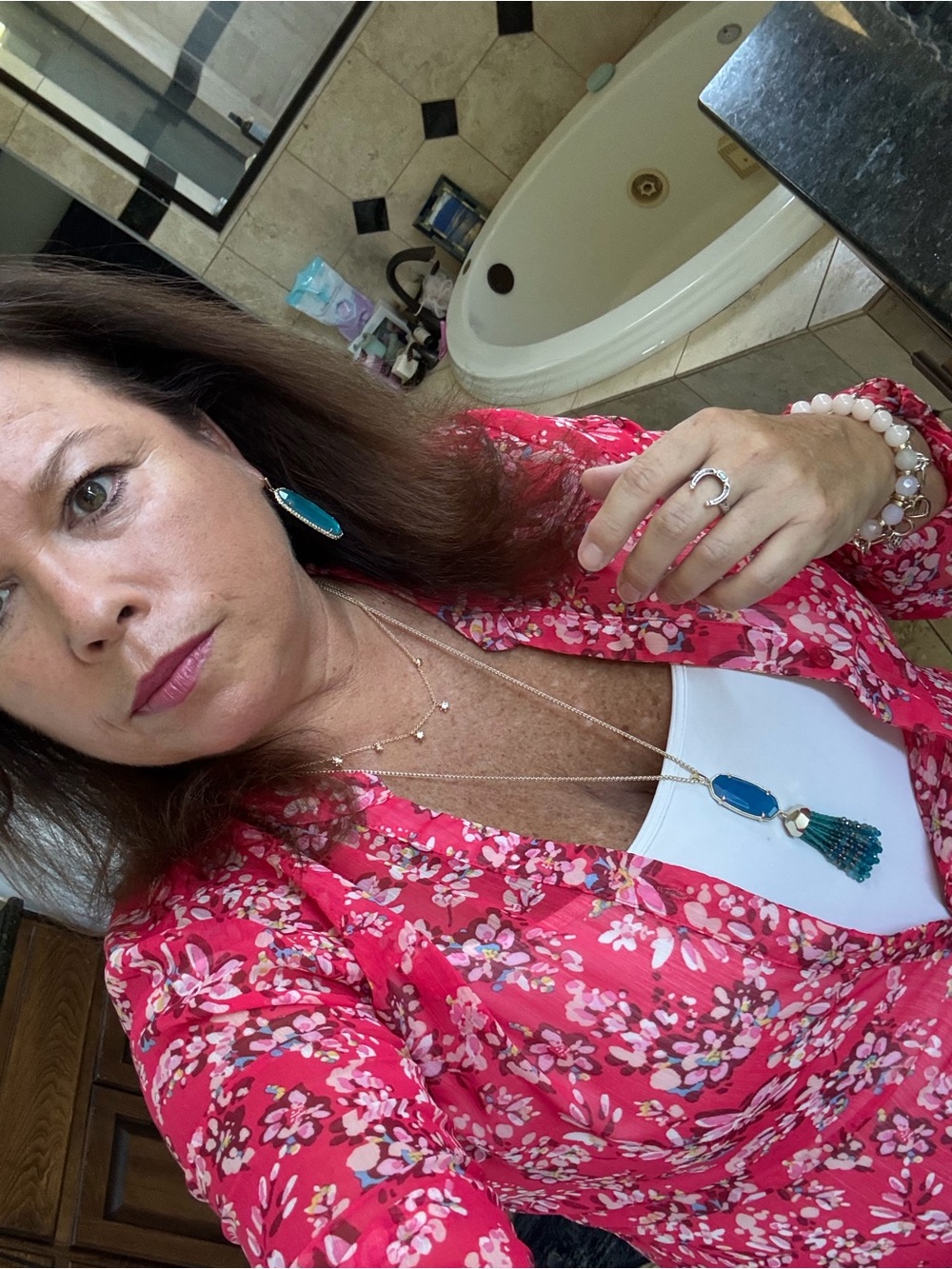 Kendra Scott gold beaded adjustable Evie necklace in aqua and teal - Picture 5 of 5